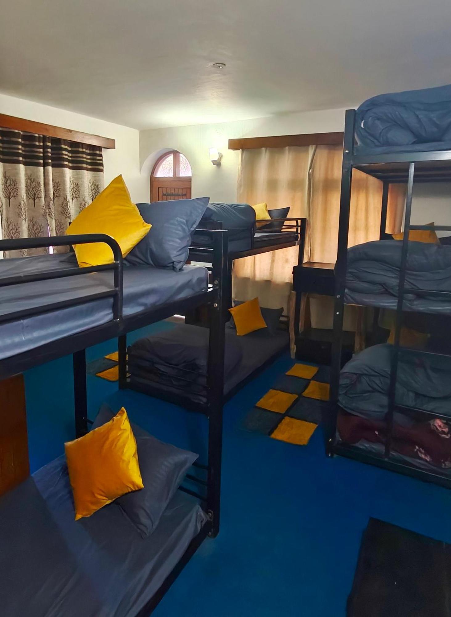 Basecamp Manali Vandrarhem Exteriör bild