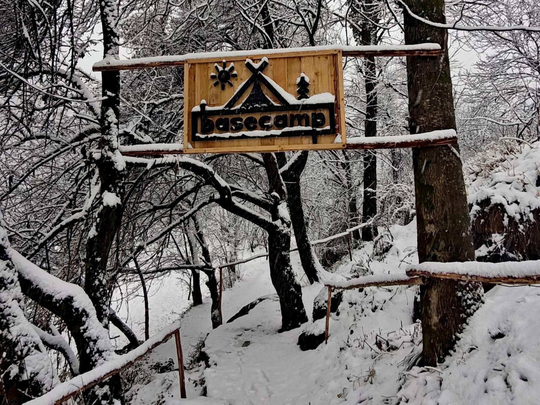 Basecamp Manali Vandrarhem Exteriör bild