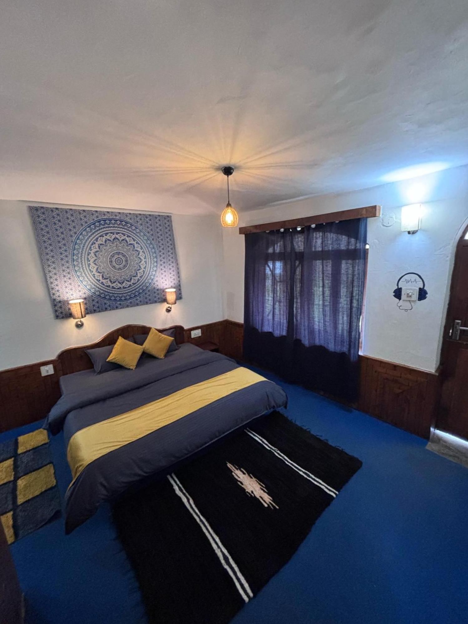 Basecamp Manali Vandrarhem Rum bild